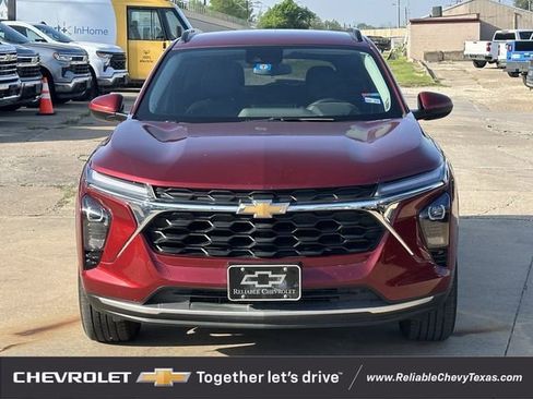 Used 2024 Chevrolet Trax LT w/ Driver Confidence Package image 7