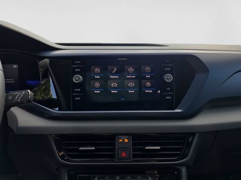 Certified 2023 Volkswagen Taos SE FWD image 15