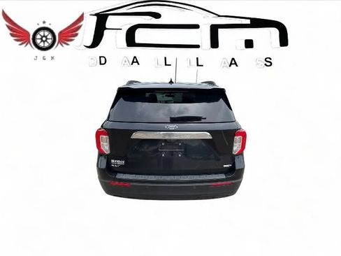Used 2020 Ford Explorer XLT AWD/4WD image 3