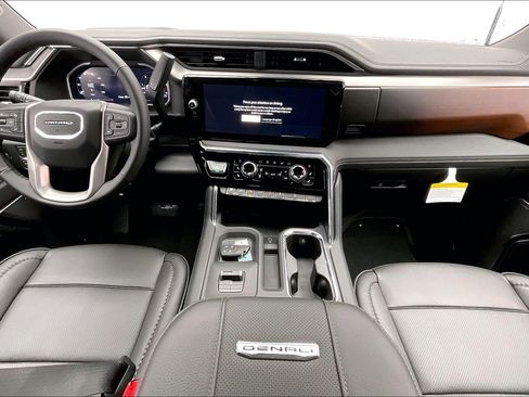 New 2026 GMC Sierra 2500 Denali w/ Denali Reserve Package image 5