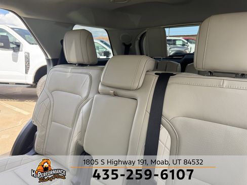 Used 2018 Ford Explorer Platinum image 47