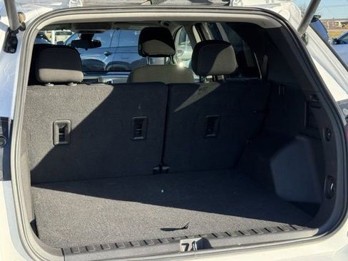 Used 2024 Chevrolet Equinox LT image 33