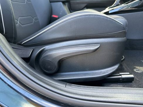 Used 2023 Kia Forte GT-Line w/ GT-Line Premium Package image 19