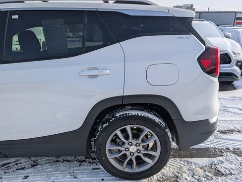 Used 2022 GMC Terrain SLT image 4