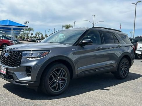 New 2026 Ford Explorer ST-Line w/ ST-Line Street Pack AWD/4WD image 7