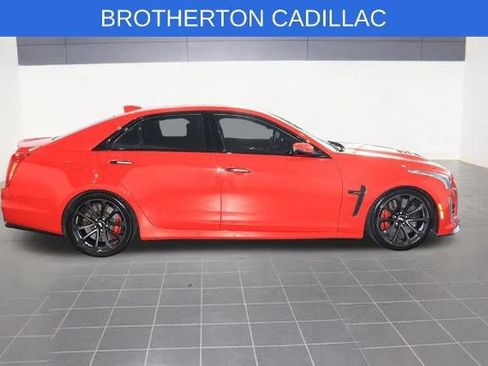 Used 2019 Cadillac CTS V w/ Luxury Package RWD image 9