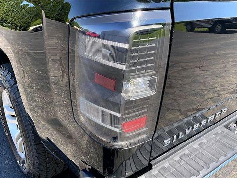 Used 2018 Chevrolet Silverado 1500 LT w/ All Star Edition AWD/4WD image 28