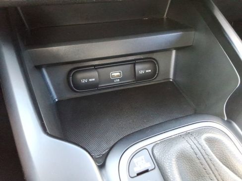 Used 2022 Kia Soul LX FWD image 32