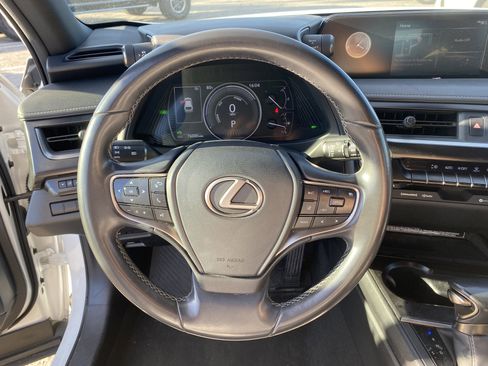 Used 2022 Lexus UX 250h image 10