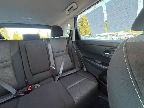 Used 2025 Nissan Rogue SV image 39