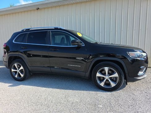 Used 2019 Jeep Cherokee Limited AWD/4WD image 2