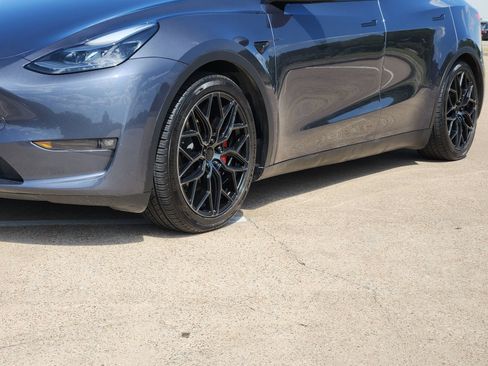 Used 2023 Tesla Model Y Performance AWD/4WD image 12