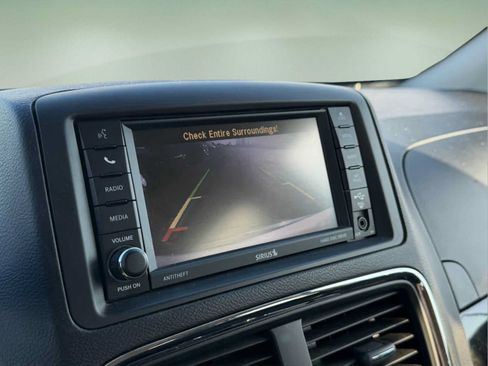 Used 2018 Dodge Grand Caravan SE w/ UConnect Hands-Free Group FWD image 11