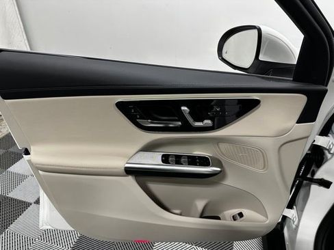 Used 2026 Mercedes-Benz GLC 300 4MATIC image 33