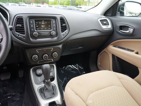 Used 2018 Jeep Compass Sport AWD/4WD image 21