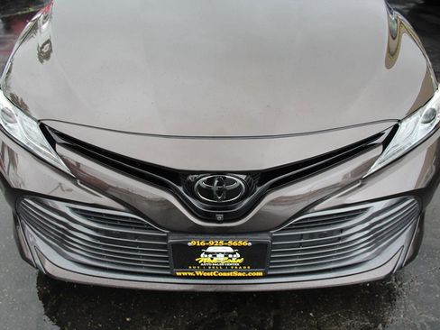 Used 2019 Toyota Camry XLE w/ Driver Assist Package image 9