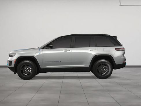 New 2024 Jeep Grand Cherokee Trailhawk w/ Advanced Protech Group II AWD/4WD image 3