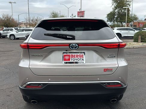 Used 2021 Toyota Venza XLE w/ Softex Package image 6