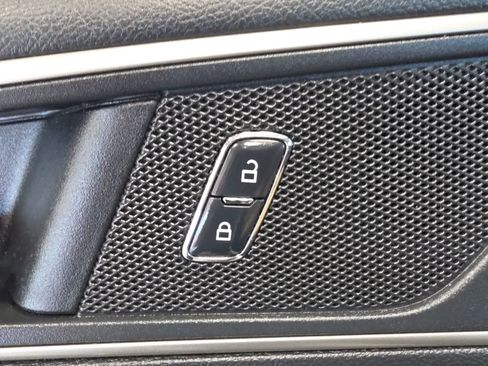 Used 2017 Ford Edge SEL w/ Equipment Group 201A AWD/4WD image 18