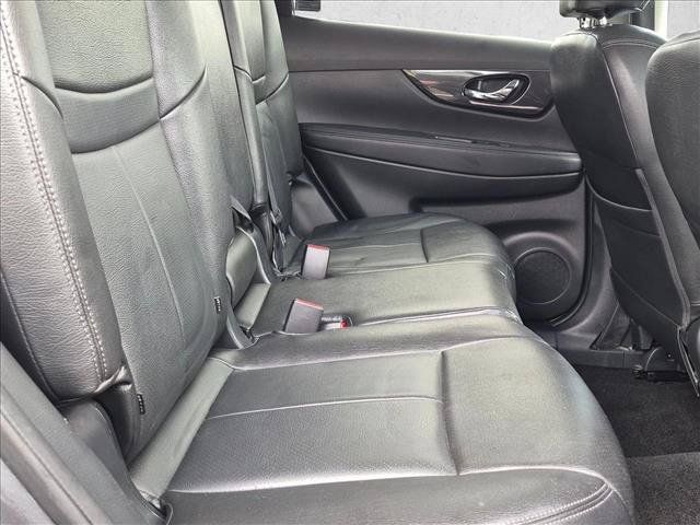 Used 2017 Nissan Rogue SV w/ SV Premium Package FWD image 20