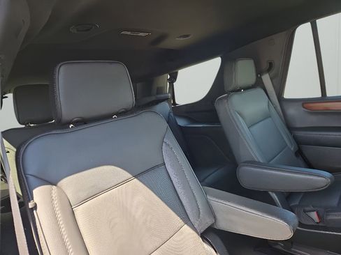 Used 2025 GMC Yukon Denali AWD/4WD image 17