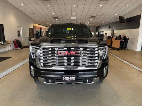 Used 2024 GMC Sierra 2500 Denali w/ Denali Reserve Package AWD/4WD image 2