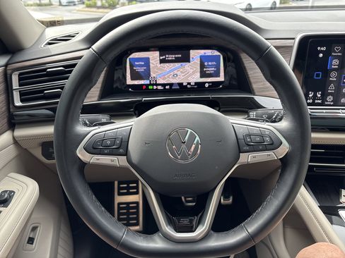 Used 2025 Volkswagen Atlas SEL Premium R-Line AWD/4WD image 18