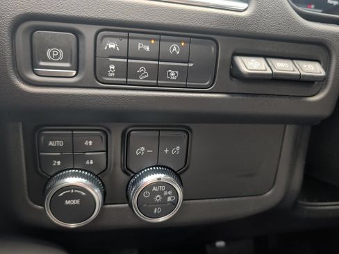 Used 2023 GMC Yukon AT4 w/ AT4 Premium Package AWD/4WD image 26