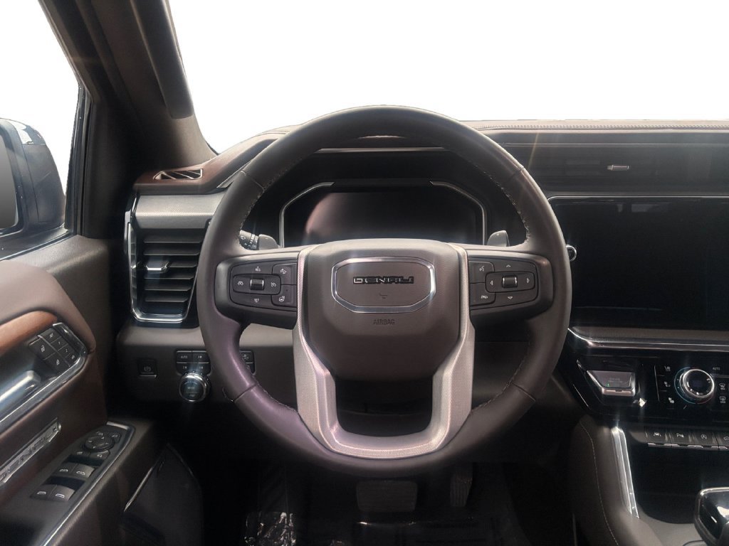 Used 2023 GMC Sierra 1500 Denali w/ Technology Package AWD/4WD image 13