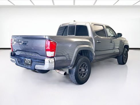 Used 2016 Toyota Tacoma SR5 image 4