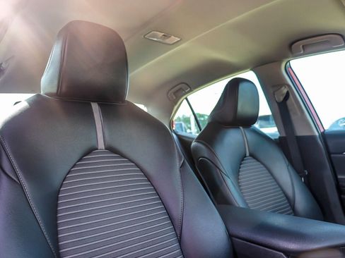 Used 2023 Toyota Camry SE FWD image 12