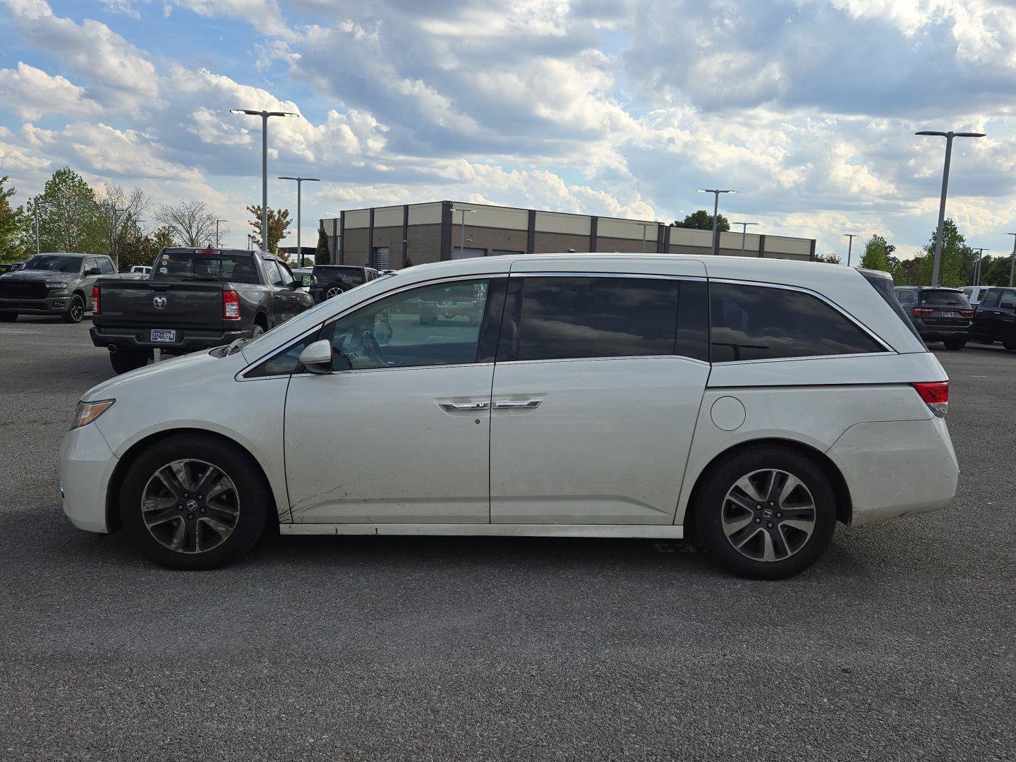 Used 2015 Honda Odyssey Touring image 4