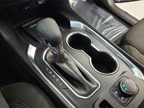 Used 2023 Chevrolet Traverse LT image 27