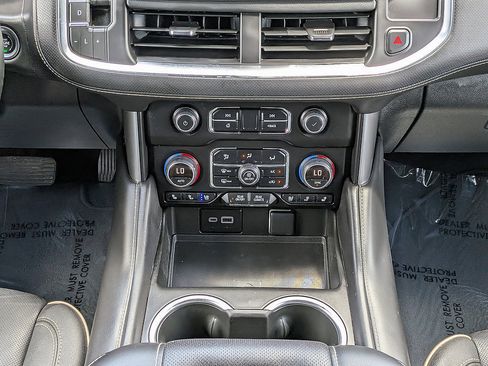 Certified 2024 Chevrolet Suburban Premier AWD/4WD image 18