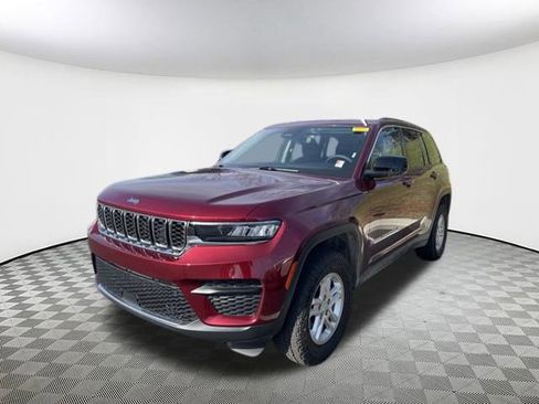 Used 2023 Jeep Grand Cherokee Laredo w/ Luxury Tech Group I image 3