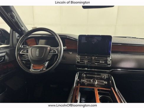 Used 2019 Lincoln Navigator Select AWD/4WD image 25