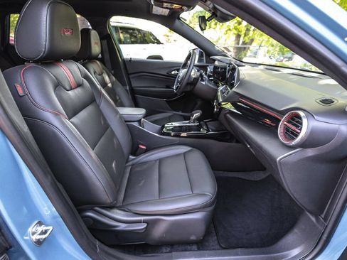 Used 2025 Chevrolet Trax RS w/ Sunroof Package FWD image 28