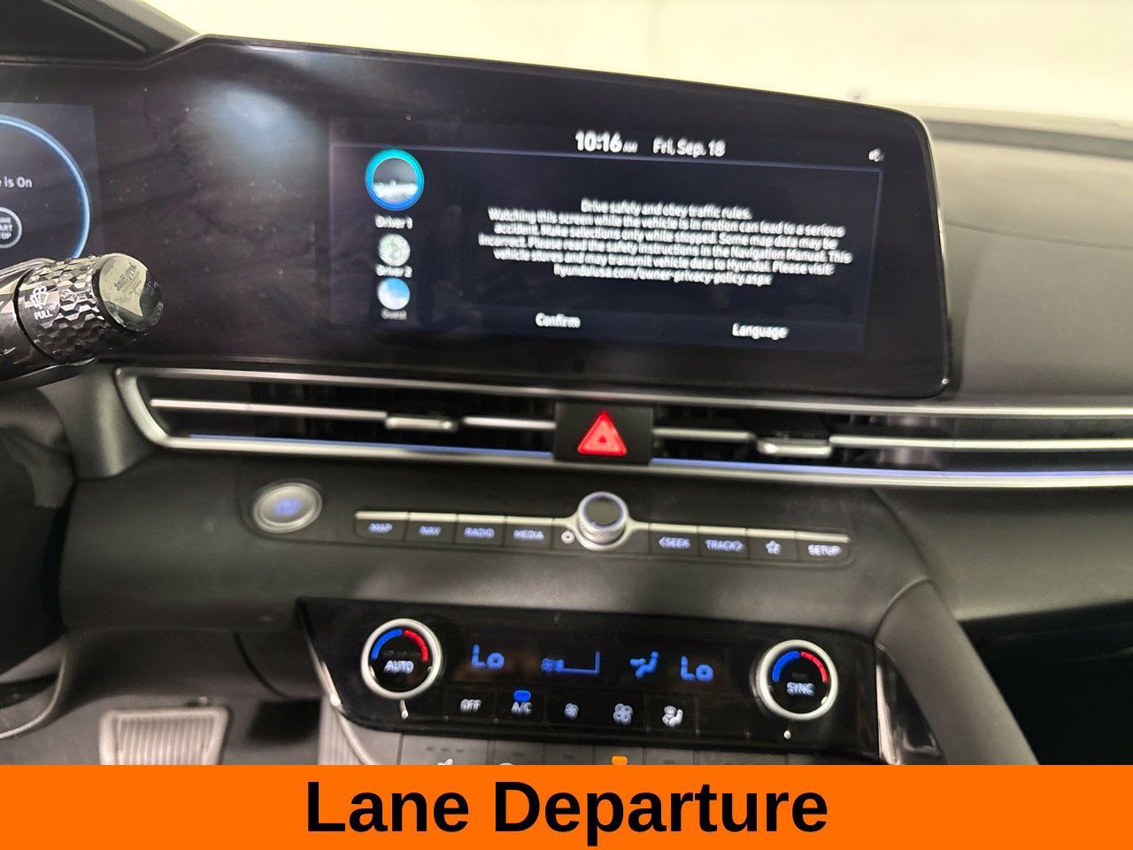 Used 2025 Hyundai Elantra SEL FWD image 18