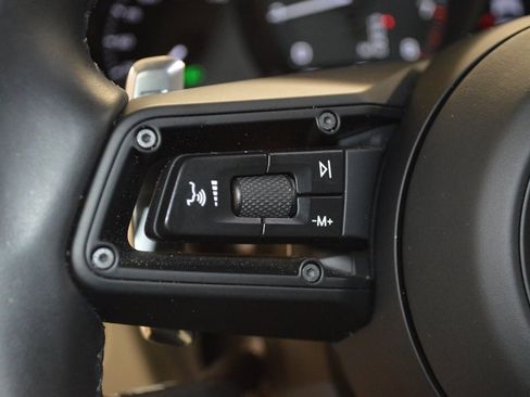 Certified 2025 Porsche Macan image 21