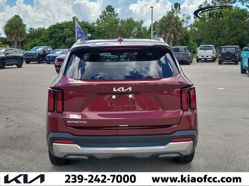 Certified 2025 Kia Sorento S w/ Panoramic Sunroof Package FWD image 5