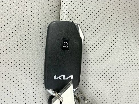 Used 2023 Kia Sportage EX AWD/4WD image 17