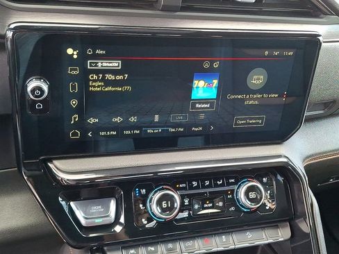 Used 2024 GMC Sierra 1500 AT4 w/ AT4 Preferred Package AWD/4WD image 3