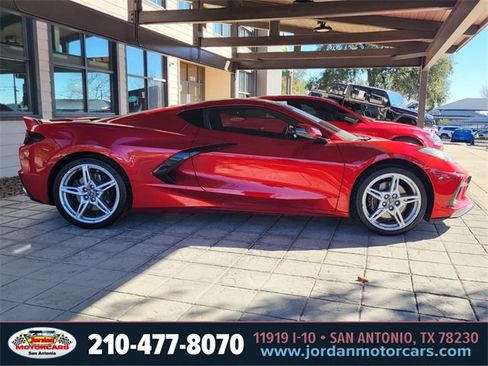 Used 2021 Chevrolet Corvette STINGRAY w/ Z51 Performance Package image 2