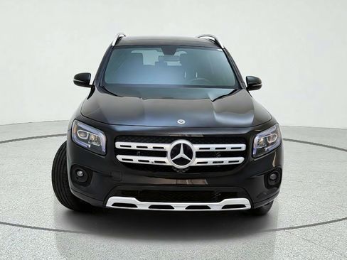 Used 2023 Mercedes-Benz GLB 250 image 3