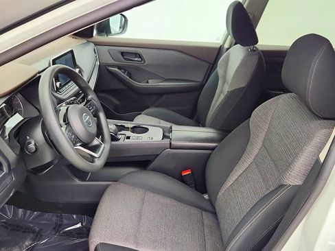 Used 2021 Nissan Rogue S image 19