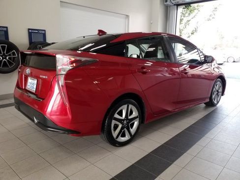 Used 2016 Toyota Prius Four Touring FWD image 18