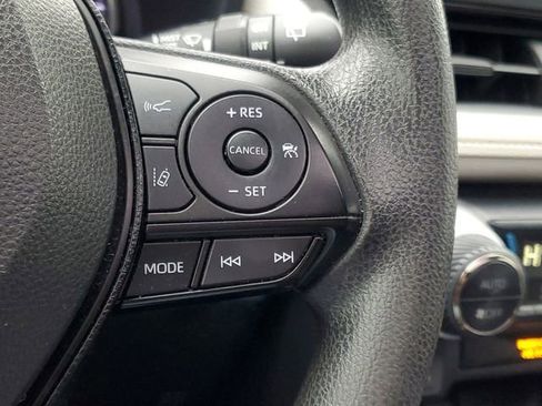 Used 2020 Toyota RAV4 XLE image 22