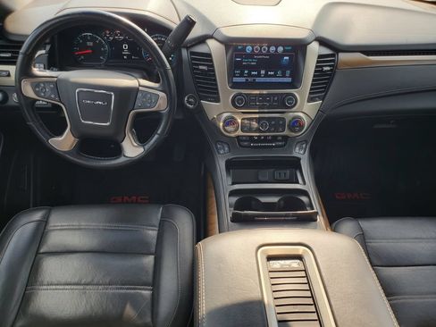 Used 2020 GMC Yukon Denali w/ Denali Ultimate Black Edition AWD/4WD image 28