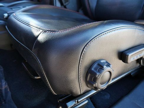 Used 2022 Jeep Gladiator Rubicon w/ Cold Weather Group image 15