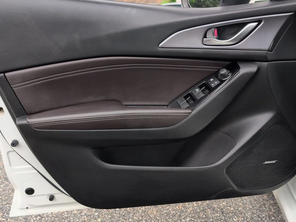 Used 2017 MAZDA MAZDA3 Grand Touring FWD image 11